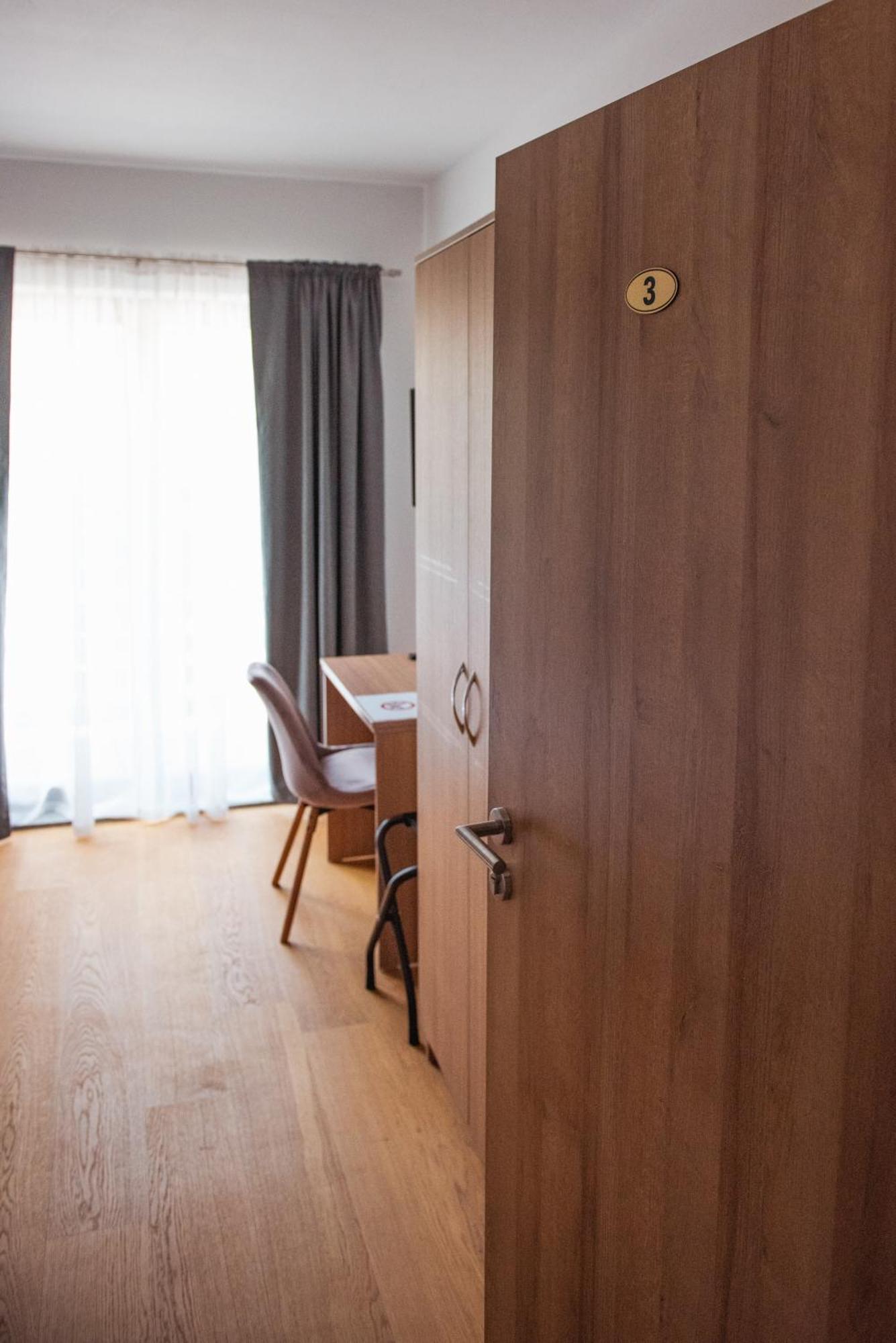 Rooms Enter Ogulin Ostarije Buitenkant foto